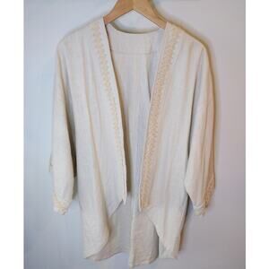 Cream Linen Tunic Top Lace Trim 3/4 Sleeve Boho Romantic Embroidered Detail